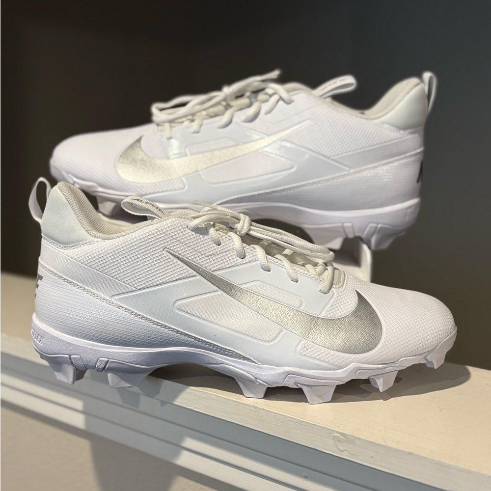 Nike Alpha Menace 4 Shark Football Cleats FN0028-101 White/Silver Men’s Size 15